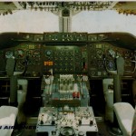 ボーイングB747の操縦席　ボーイングB747-200B/JA8113（日本航空絵はがき）