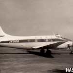 デハビランドDH104ダブ（宮崎空港）　近距離路線の旅客便や物資輸送などに使われた。350HP×2、座席数8～11。　1963年（昭和38年）頃。