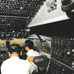 ボーイングB747-300シリーズの操縦席　（日本航空絵はがき）