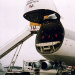日本航空　ボーイングB747貨物機のノーズ（成田空港）　1999年　（坂）